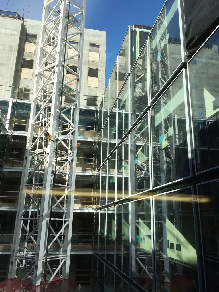 modules stacked to form the citizenm hotel tower hill